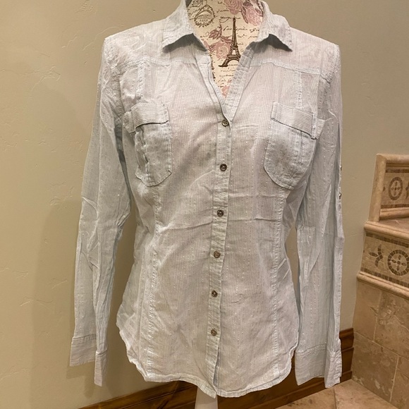 📌2/$20📌 Blue Pin-Striped Button Up Fitted Blouse - Picture 1 of 8